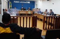 Câmara aprova adicional para educadores e apoio financeiro ao Santarritense FC