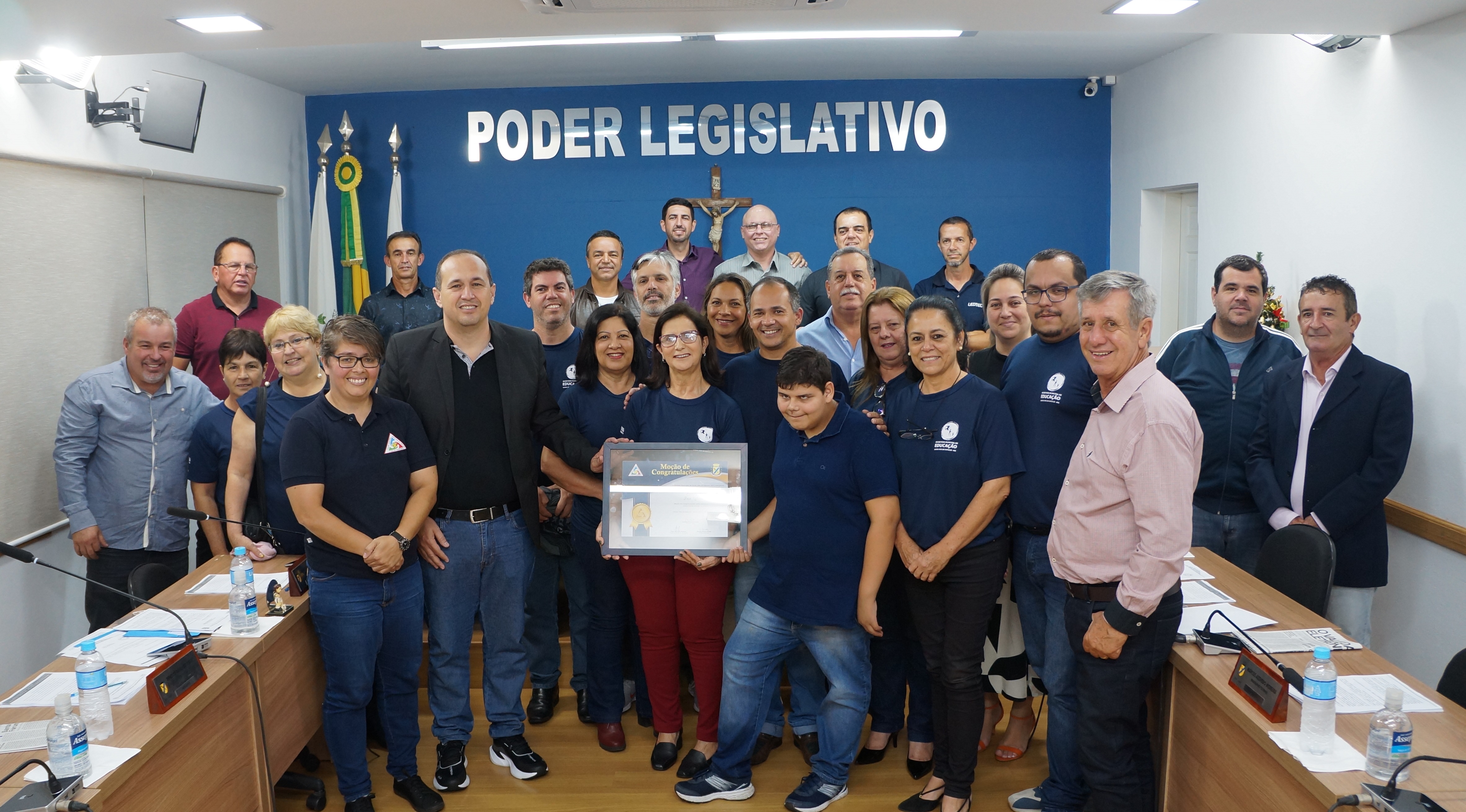 Câmara homenageia escola da Nova Cidade e profissionais da educação