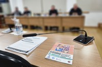 Câmara recebe do SINDVAS doação de material antirracista