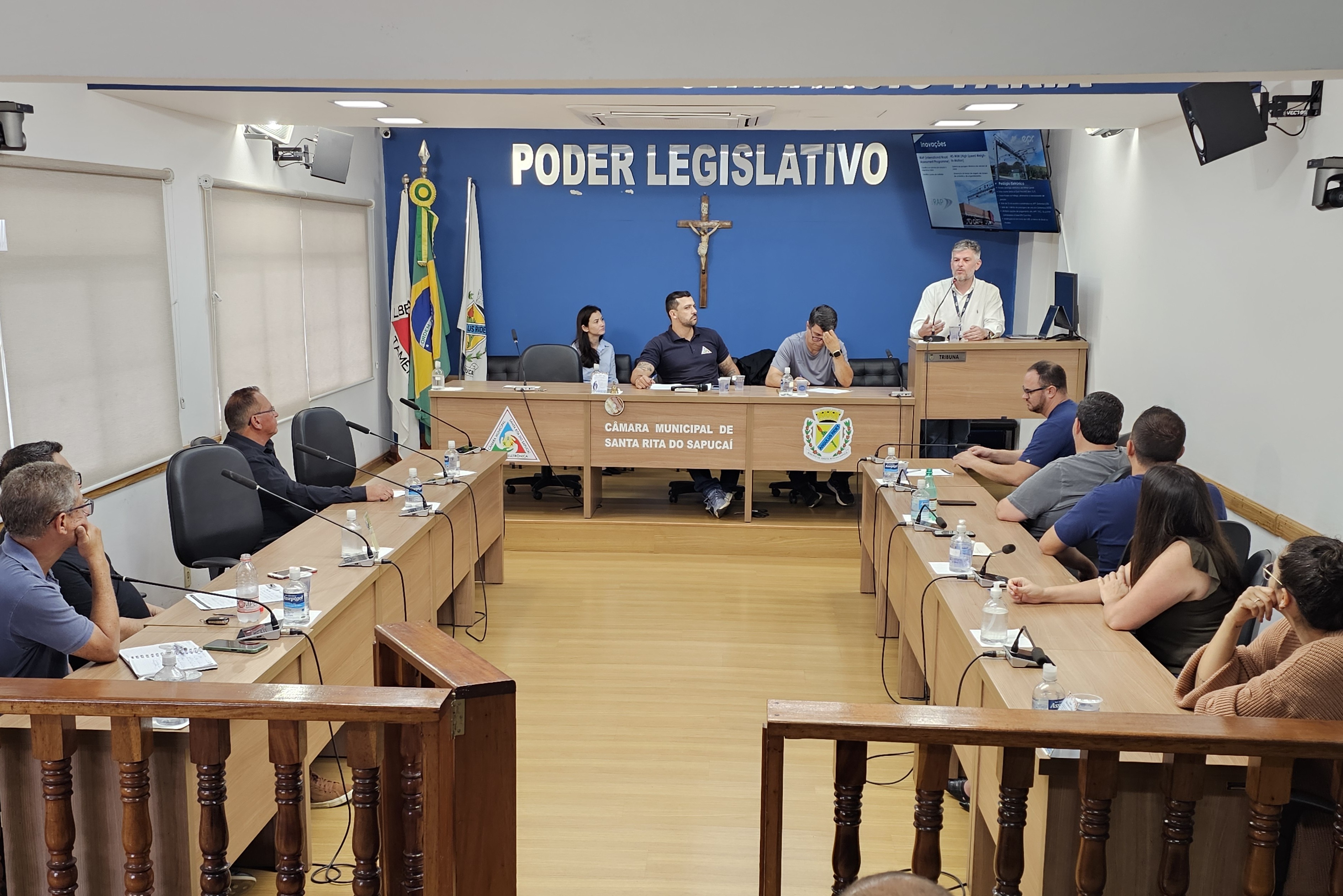 Executivos da concessionária da BR-459 ouvem vereadores e cidadãos