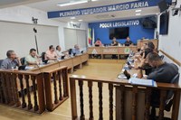 Legislativo autoriza reajuste para servidores e derruba veto