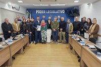 Legislativo dá nome a praças e recebe vetos do Executivo