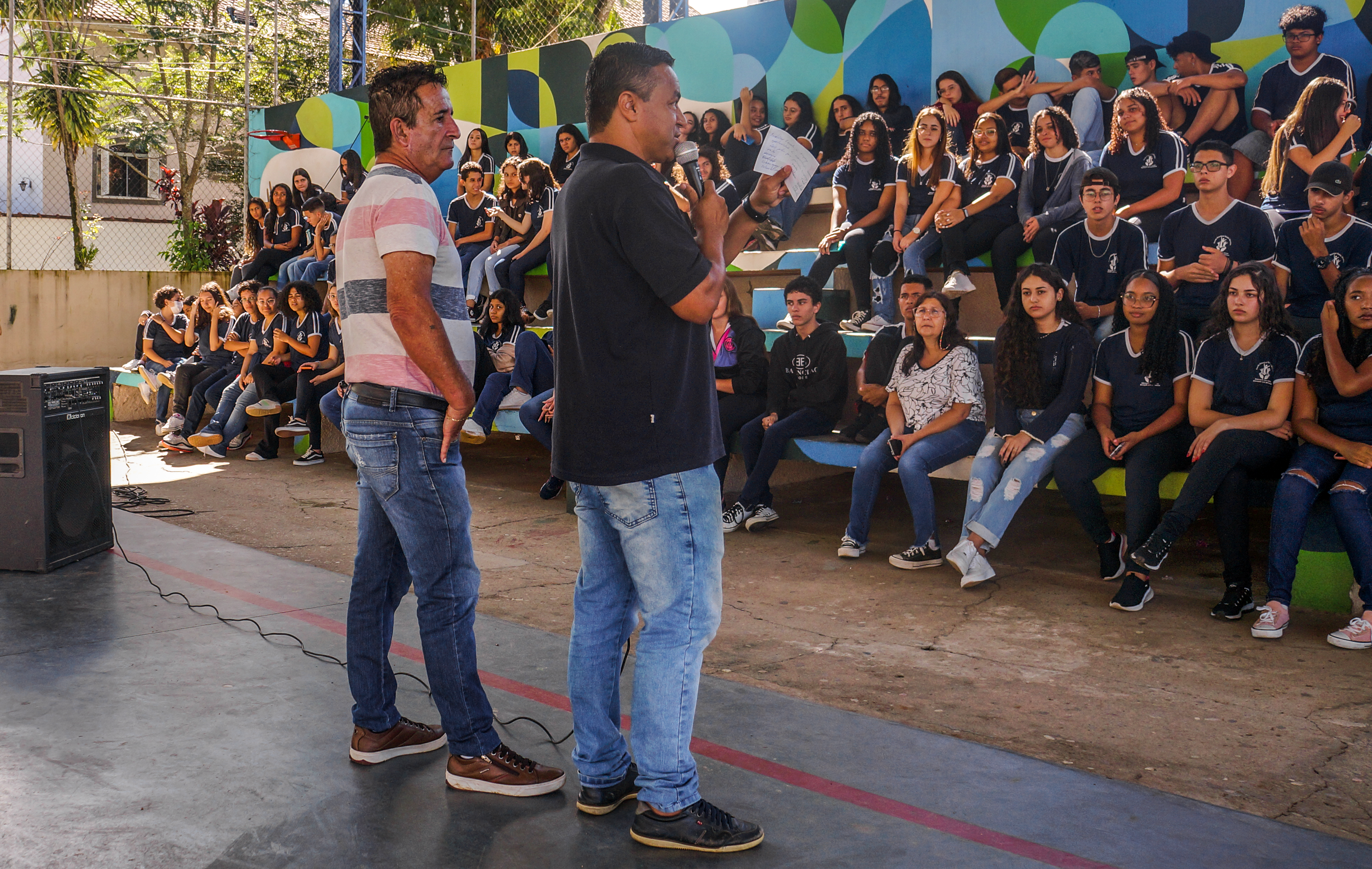 Parlamentares participam de divulgação do Trilhas de Futuro em escola