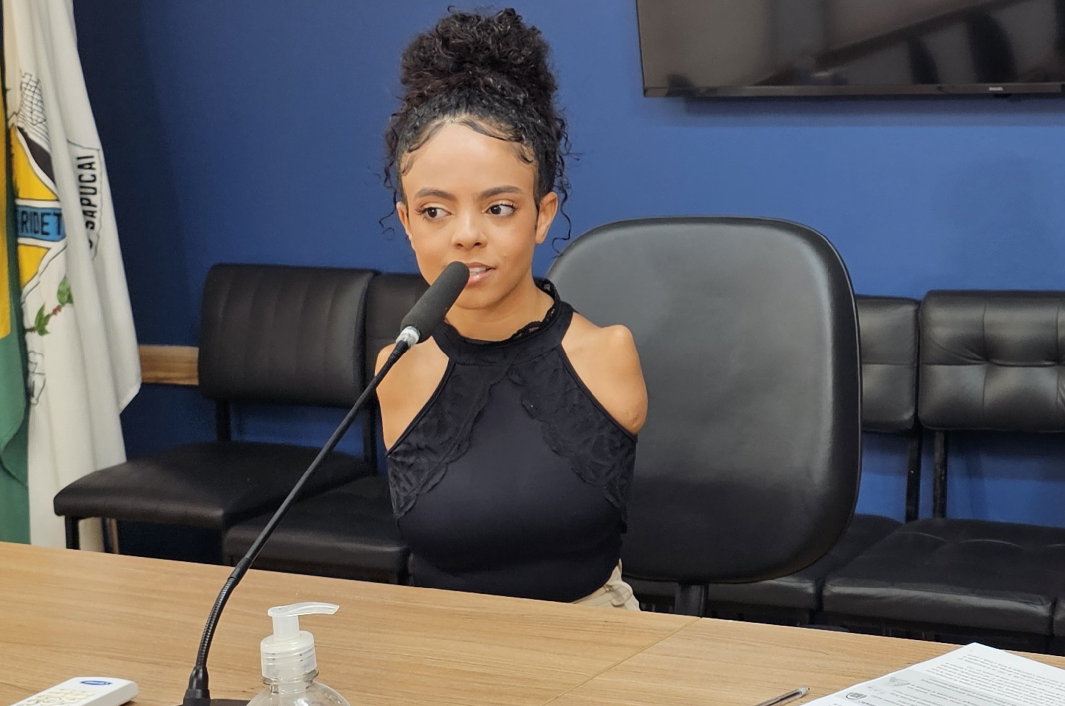 Vitória Bueno fala de comunicação e direitos no Parlamento Jovem