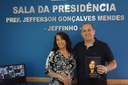 Primeira vereadora do município lança autobiografia e apresenta obra à Câmara